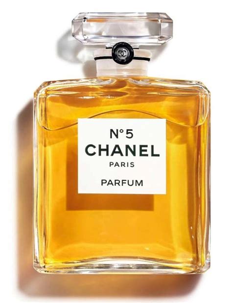 Profumo Chanel n 5: il bouquet floreale più amato di sempre